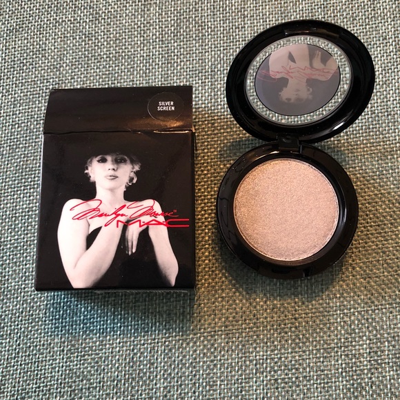 MAC Silver Screen Eyeshadow - Picture 4 of 4